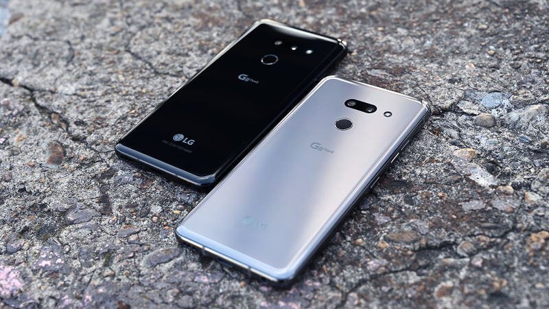 Sleek and tidy in both gray and black. (There also seems to be a carmine red G8 available in the wild, but I haven’t seen it in person yet.)
